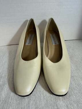 Bandolino Vintage Berenice Ivory Leather Square Toe Block Heels